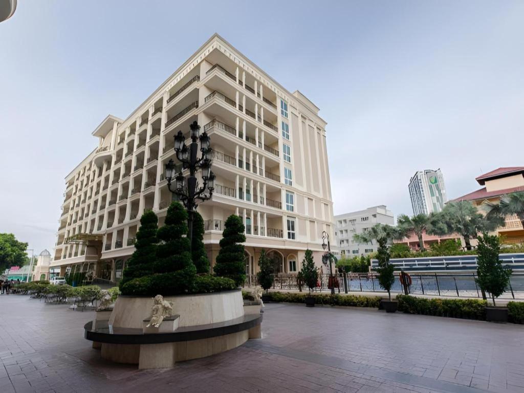 Hotel Lk Celestite Pattaya Esterno foto